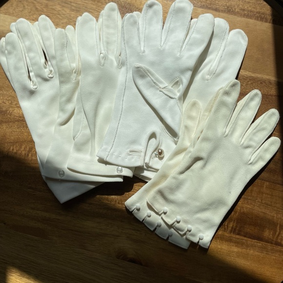 Vintage Accessories - Vintage 1950’s Wrist Length Gloves